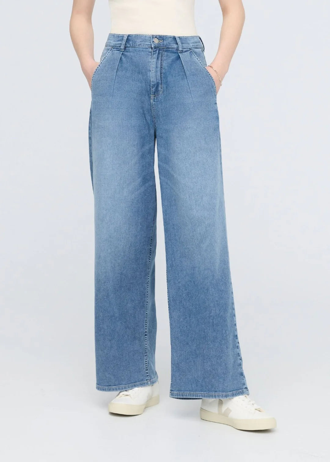 Performance Denim Lite Pleated Pant - Earth's Edge